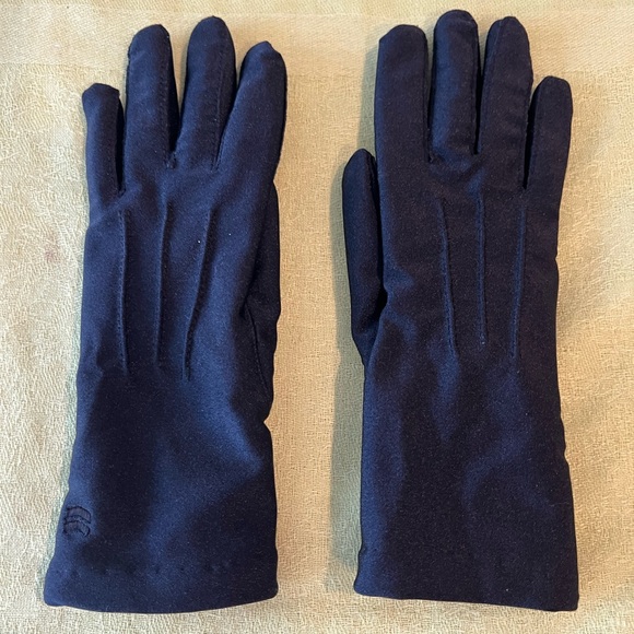 Isotoner black lined Gloves. Medium - Picture 1 of 7
